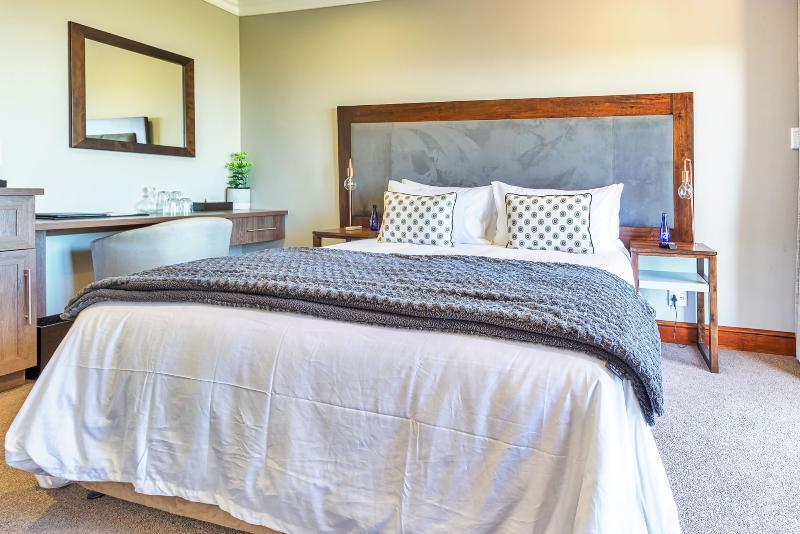 Intle Boutique Hotel Jeffreys Bay Exterior photo